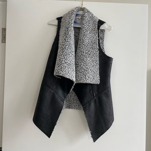 Fifteen Twenty Women’s Vest in size small - perfect condition